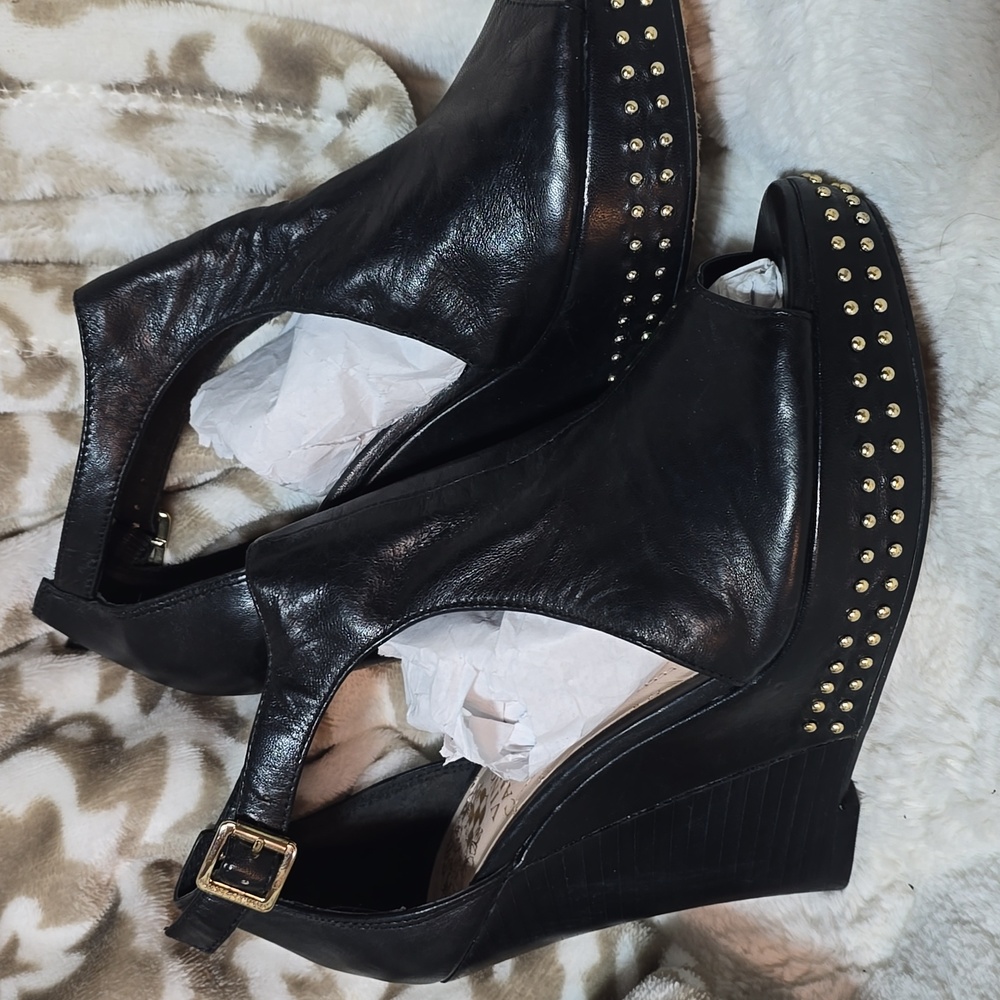 Vince Camuto Waylin3 Studded Platforms - Picture 2 of 11